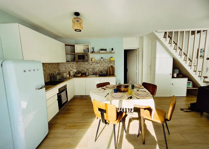 Elegant 4 Couchages Et Parking - 5mn De La Et Des Commerces Apartment