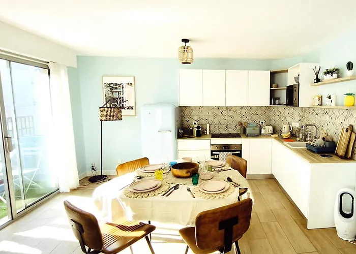 Elegant 4 Couchages Et Parking - 5mn De La Et Des Commerces Apartment